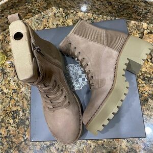 New women’s Vince Camuto Sz 7.5 boots suede